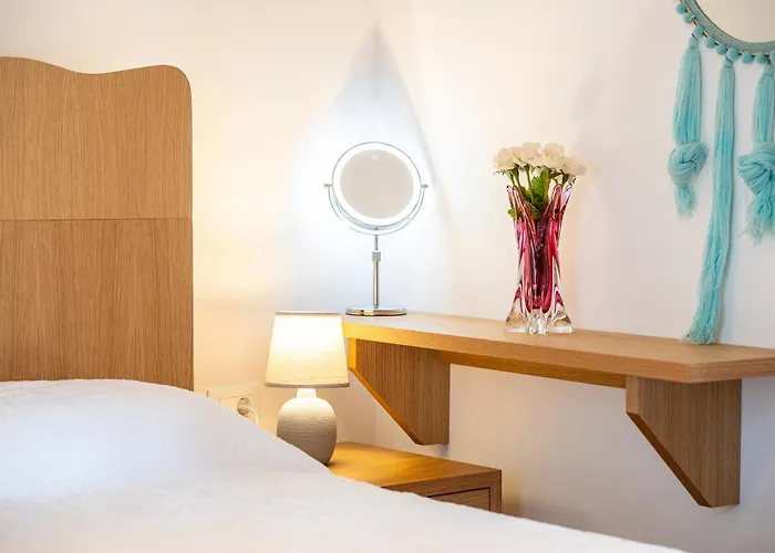 Archangel's Nest - Hug *